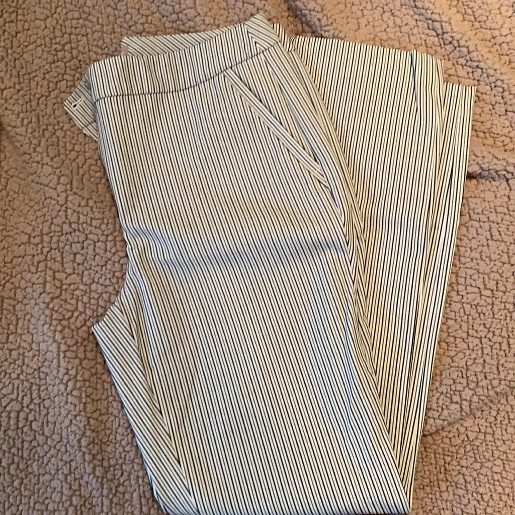 Chico’s Striped Dress Pant Sz 0.5r